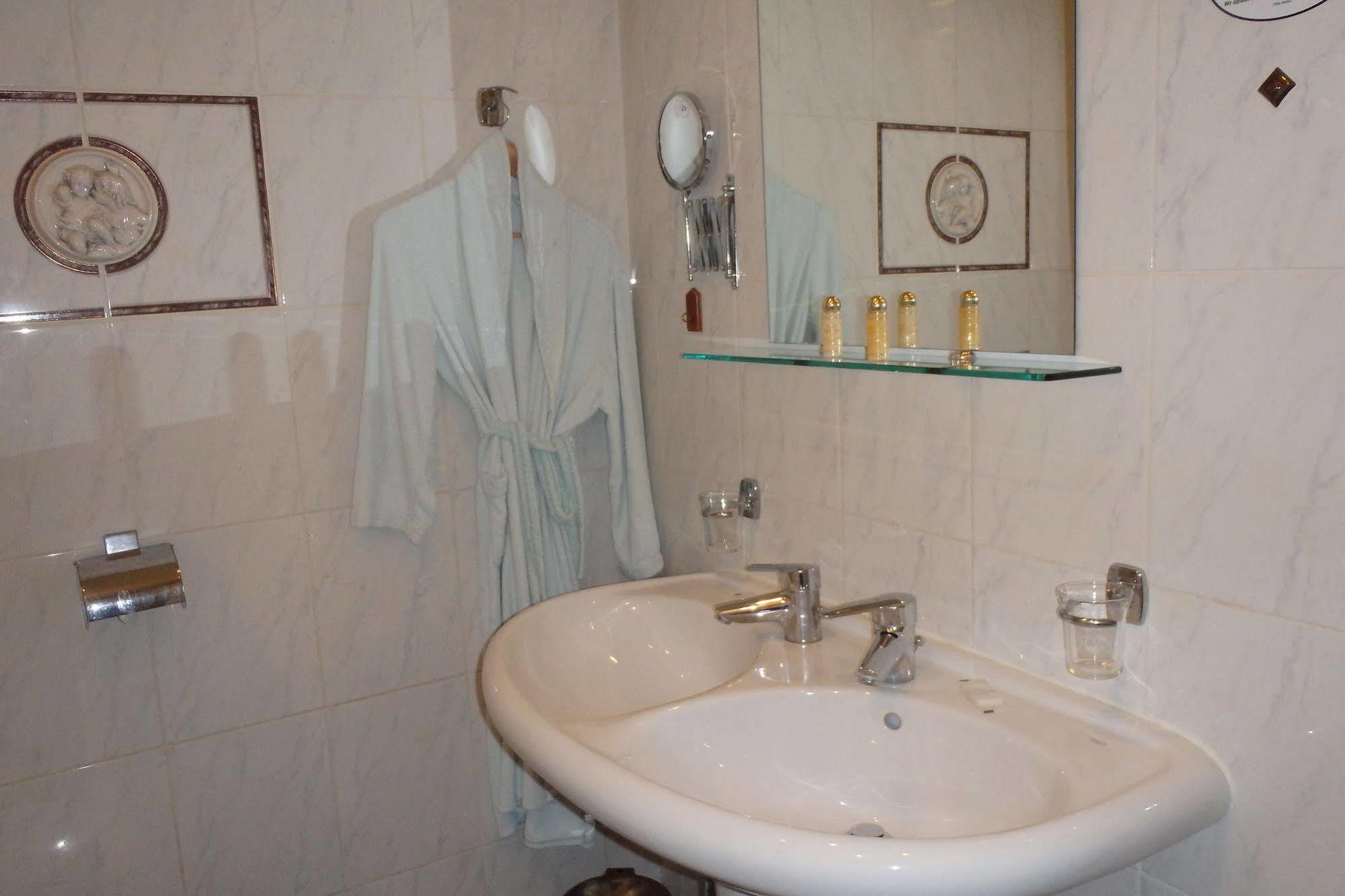 Hotel Maillot Neuilly-sur-Seine Exterior foto
